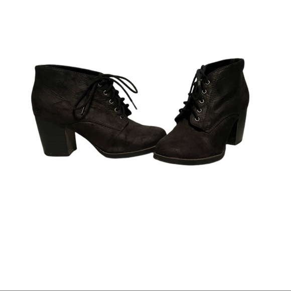 Black lace up booties - Picture 2 of 2